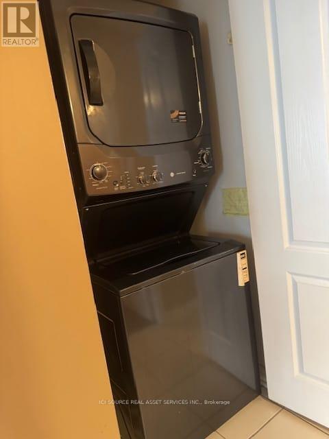 8 Rean Dr in Toronto, ON - Building Photo - Building Photo