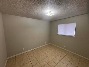 3844 NW Huntsboro St, Unit 3844 NW Huntsboro St 101 in Lake City, FL - Building Photo - Building Photo