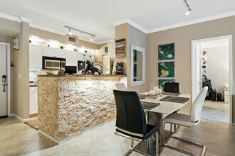 580 S Sapodilla Ave in West Palm Beach, FL - Building Photo - Building Photo