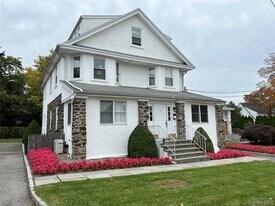 39 Wilmot Rd in Scarsdale, NY - Building Photo