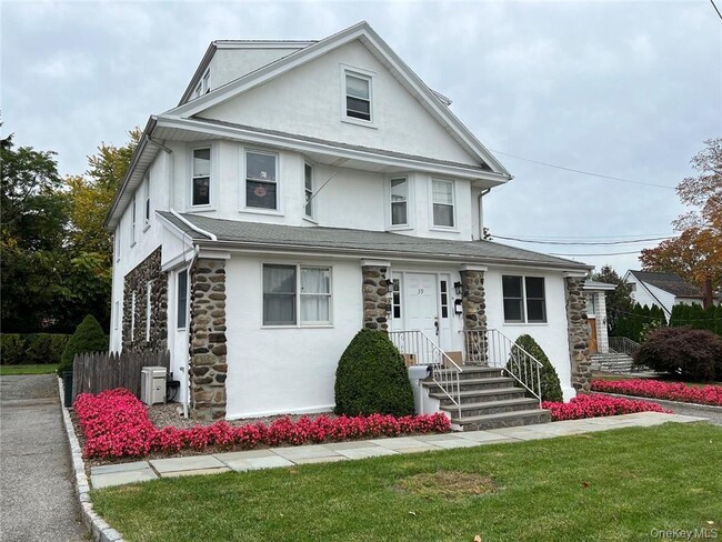 property at 39 Wilmot Rd