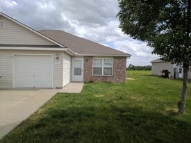 901 Fall Mdw Ln in Belton, MO - Building Photo