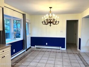 573 Lloyd Rd in Strathmore, NJ - Building Photo - Building Photo