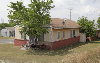 201 Lynn Dr in Harker Heights, TX - Building Photo - Building Photo