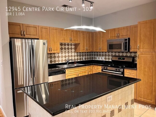 12945 Centre Park Cir in Herndon, VA - Building Photo - Building Photo