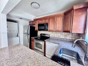 2414 NW 52nd Ave in Lauderhill, FL - Building Photo - Building Photo