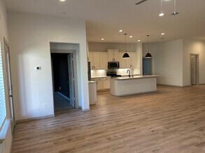 518 Campbell Dr in League City, TX - Building Photo - Building Photo