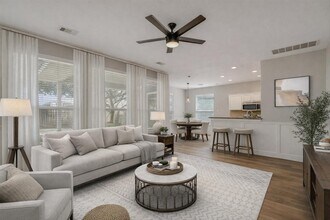 1420 Huckleberry Ln in Austin, TX - Building Photo - Building Photo