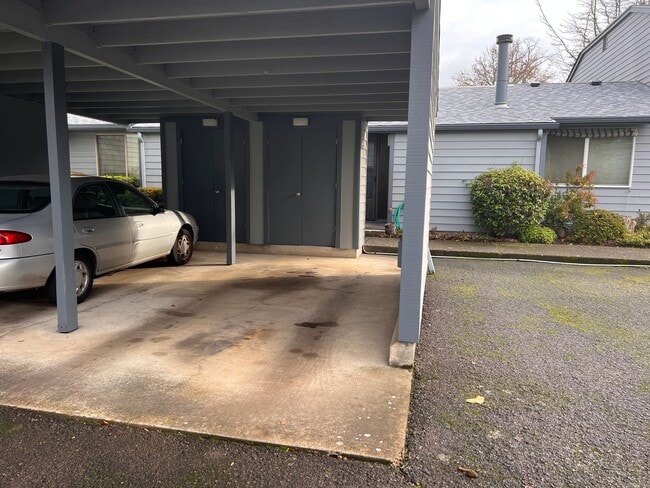 665 Cherry Dr in Eugene, OR - Building Photo - Building Photo