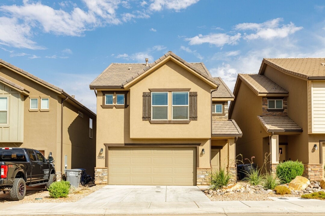 5895 Challenger Way in Saint George, UT - Building Photo