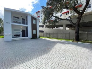 190 NW 57th St in Miami, FL - Building Photo - Building Photo