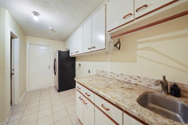 84 April Wind Dr S in Montgomery, TX - Building Photo - Building Photo