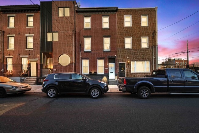 property at 2443 E Cumberland St