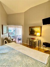 7868 Gardner Dr in Naples, FL - Foto de edificio - Building Photo