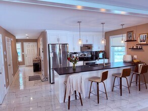 1325 Meriden Ave in Southington, CT - Building Photo - Building Photo