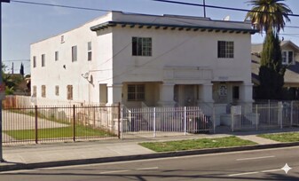 5263 S Figueroa St, Unit Bottomrightunit in Los Angeles, CA - Building Photo