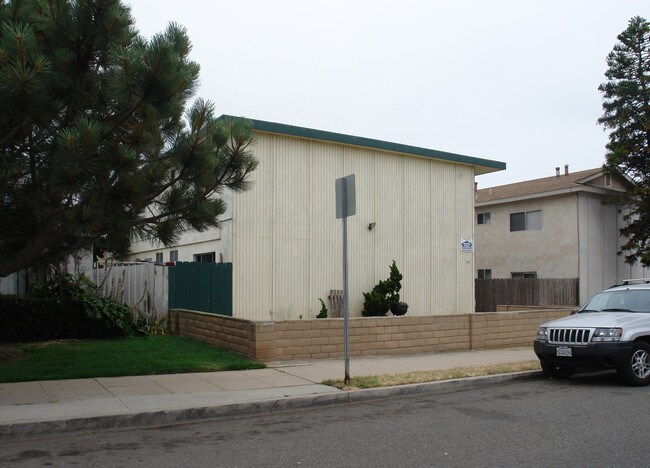 211 Daisy Ave in Imperial Beach, CA - Building Photo - Building Photo