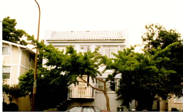 2025 Hearst Ave in Berkeley, CA - Foto de edificio - Building Photo