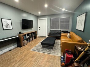 2840 Taylor St in Hollywood, FL - Building Photo - Building Photo