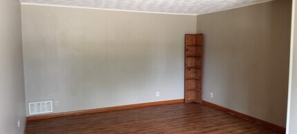 704-713 13th Ave SE in Austin, MN - Foto de edificio - Building Photo