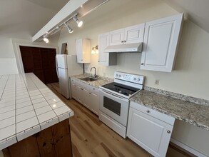 32 Western Ave, Unit 3 in Bath, ME - Foto de edificio - Building Photo