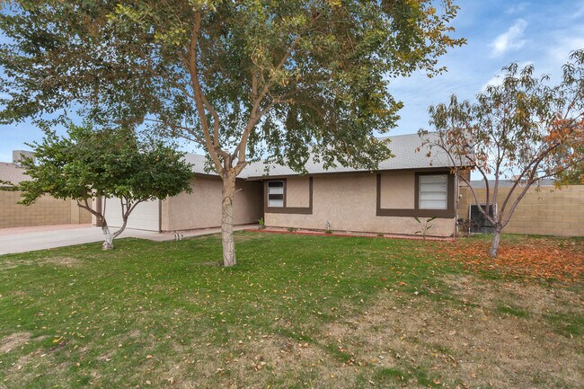 14609 N 60th Ave in Glendale, AZ - Building Photo - Building Photo