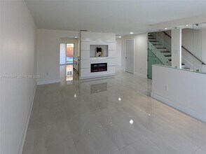 5261 NW 190th St in Miami Gardens, FL - Building Photo - Building Photo