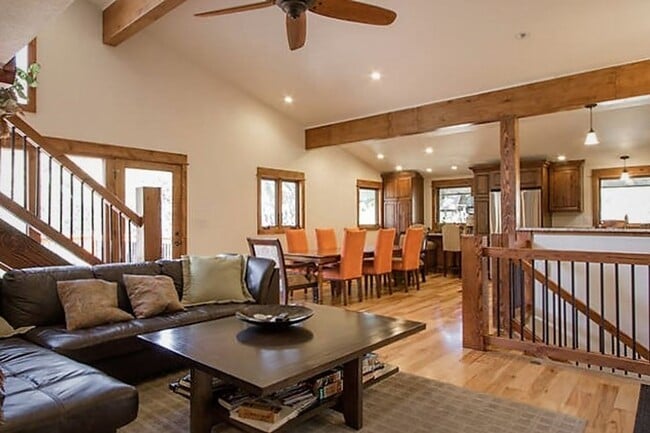 property at 853 Wagonwheel Gap Rd