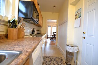 209 Chestnut Hill Ave, Unit 1 in Boston, MA - Foto de edificio - Building Photo