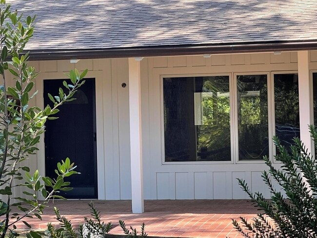 724 N Refugio Rd in Santa Ynez, CA - Building Photo - Building Photo