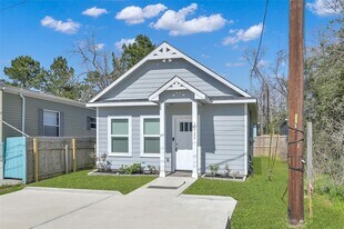 16732 E Juneau St in Montgomery, TX - Building Photo