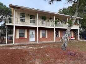 3356 Green Briar Cir in Gulf Breeze, FL - Building Photo