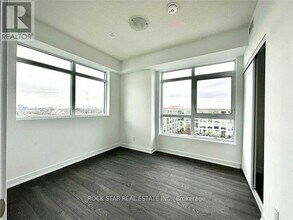 251 Manitoba St in Toronto, ON - Building Photo - Building Photo