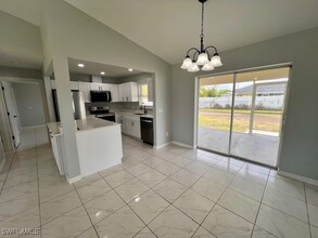 2040 NE 5th Terrace in Cape Coral, FL - Foto de edificio - Building Photo