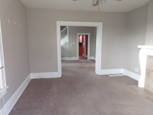 property at 14 E Lakeview Ave
