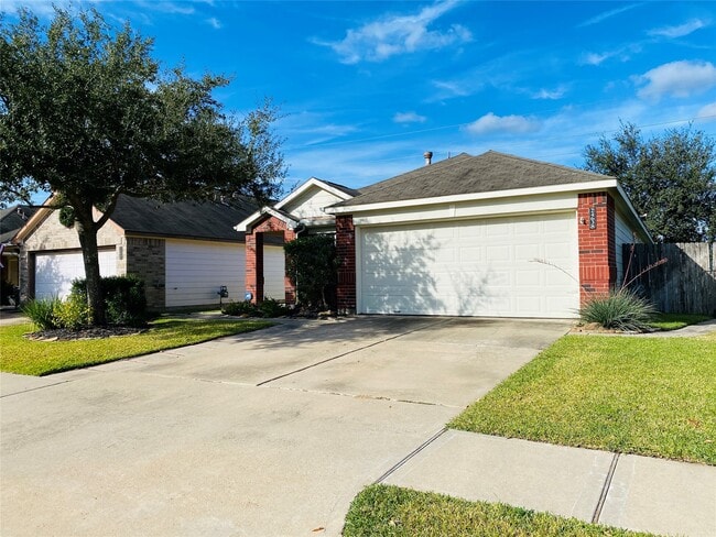 property at 24638 Lakecrest Village Dr