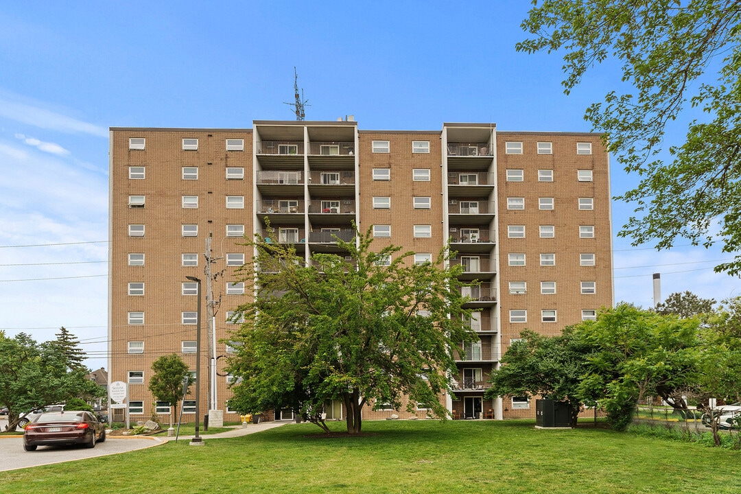 3400 Erskine St in Windsor, ON - Building Photo