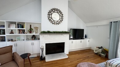 43 Dale St in Needham, MA - Building Photo - Building Photo