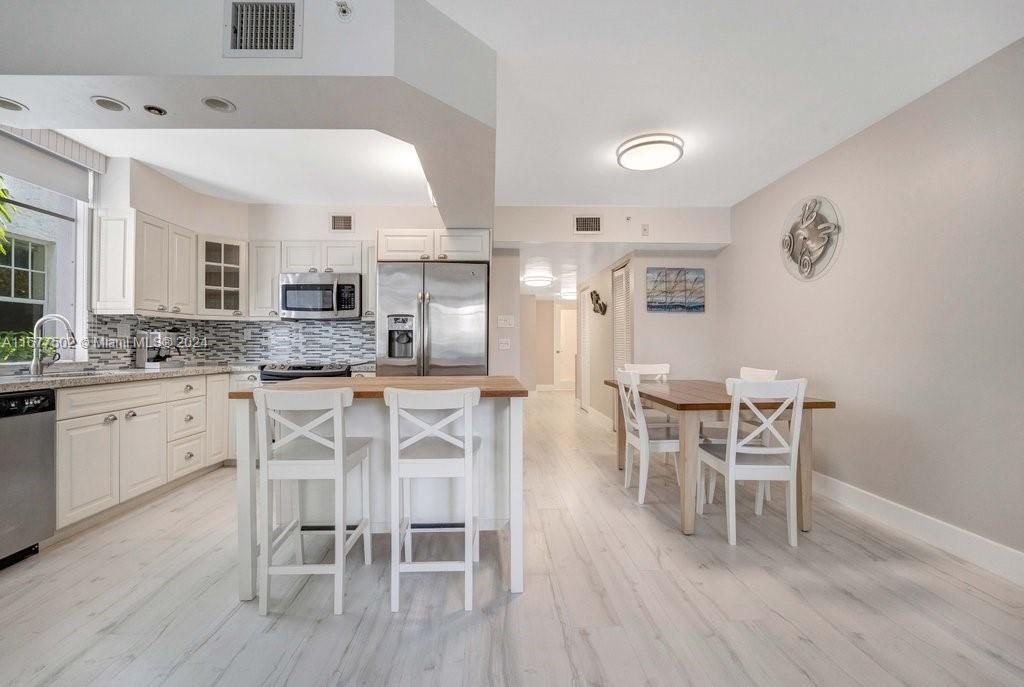 1532 Drexel Ave, Unit # 202 in Miami Beach, FL - Building Photo