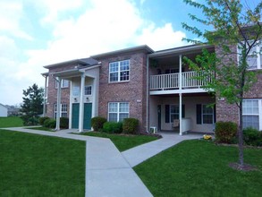 Canterbury House Apartments - Batesville in Batesville, IN - Foto de edificio - Building Photo