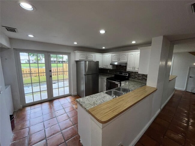 property at 5176 S University Dr
