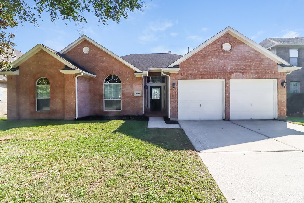 5131 Candlewood Dr in League City, TX - Building Photo