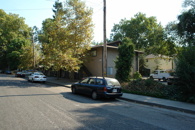 219 W 20th St in Chico, CA - Building Photo - Building Photo