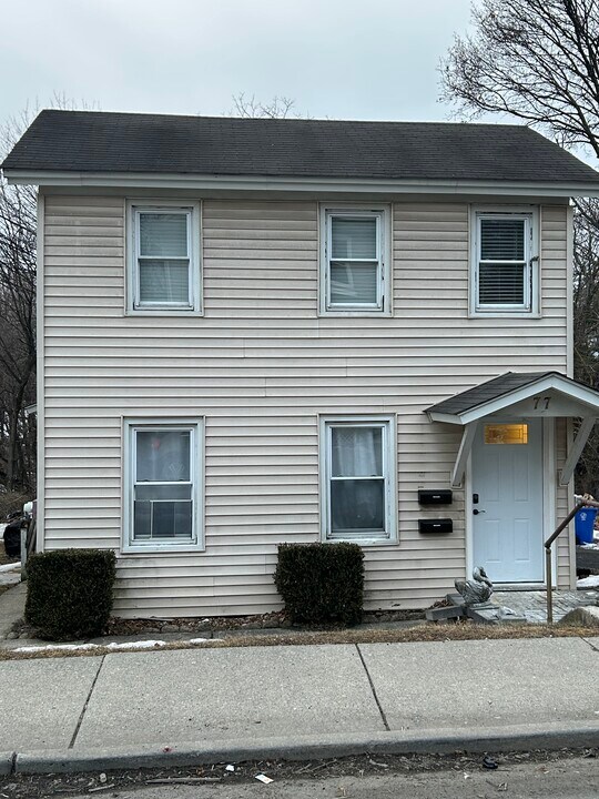 77 Hanford St, Unit 2 in Middletown, NY - Building Photo