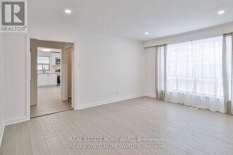 104 Crestwood Rd in Vaughan, ON - Building Photo - Building Photo