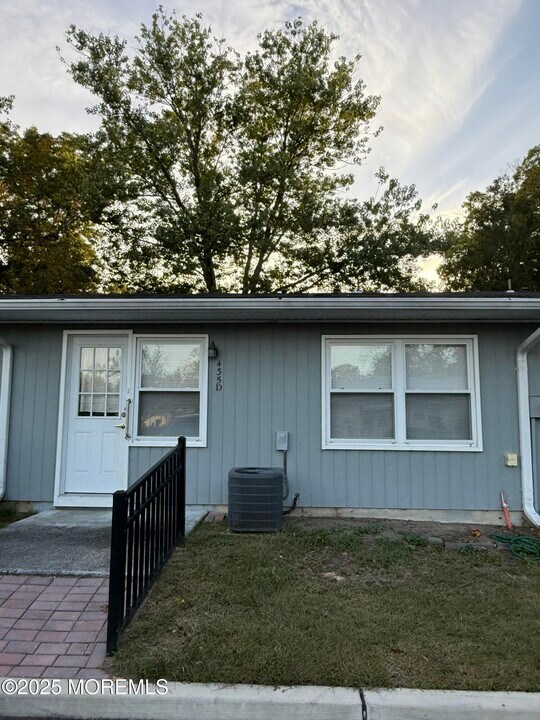 435D Picardy Ct in Lakewood, NJ - Building Photo