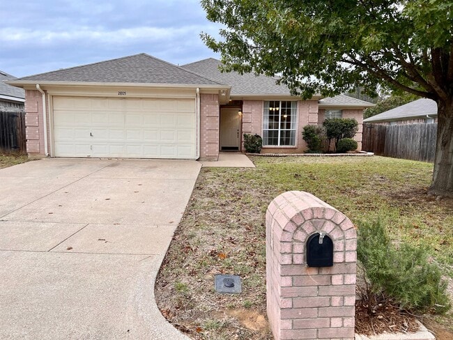 property at 2805 Yorkfield Ct