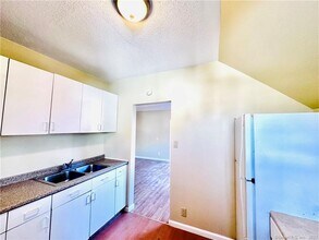 398 Park St in New Britain, CT - Building Photo - Building Photo