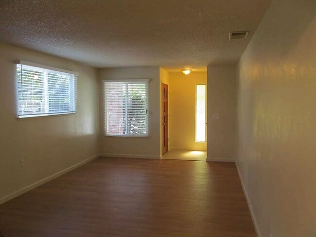 1723 Kent St in Roseville, CA - Building Photo - Building Photo