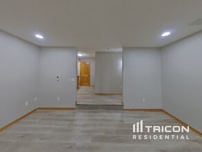 209 Greenbriar Ln in Buffalo, MN - Building Photo - Building Photo